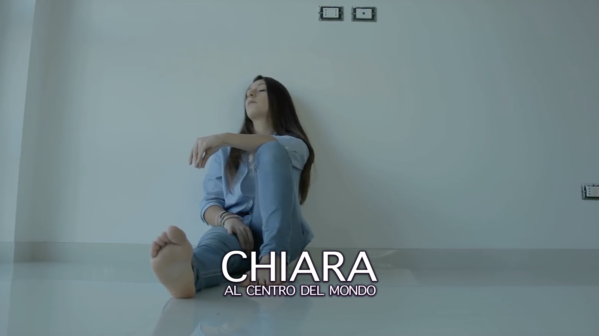 Copertina Video Chiara al centro del mondo